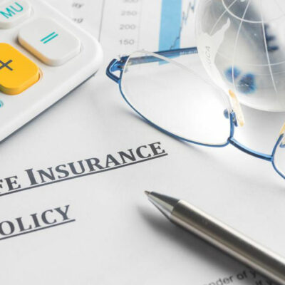 Common difference between term life insurance and universal life insurance policy