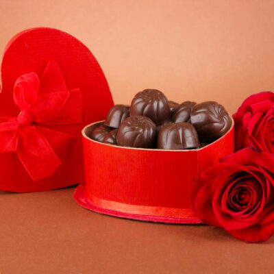 Delicious chocolate gift sets to give to your loved ones