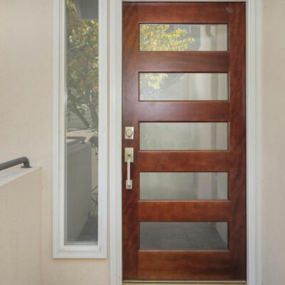 Here&#8217;s what you should know about storm doors