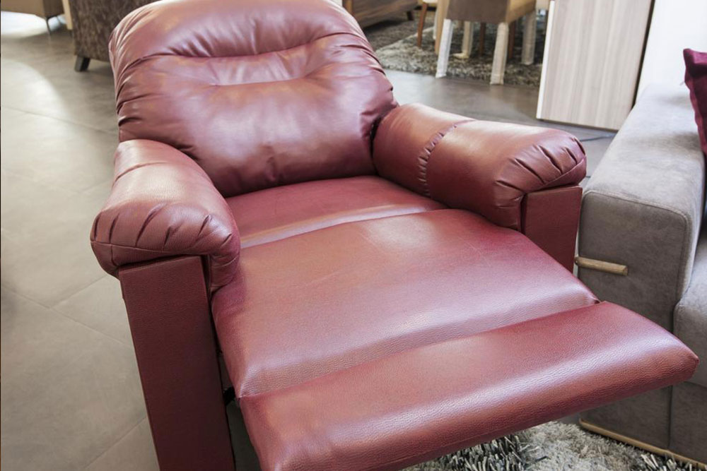 Know about the different kinds of recliners in the market