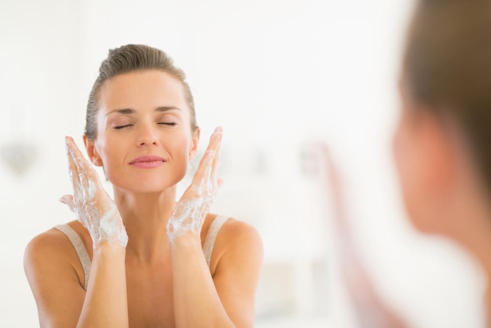 Look Bright And Vibrant With The Best Facial Cleansers