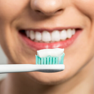 Things to know before using whitening toothpastes