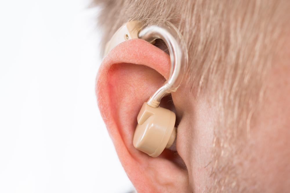 Tips to use and care for your Starkey hearing aids