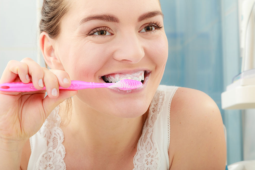 3 popular whitening toothpastes to try