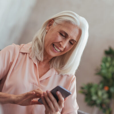 Points To Consider Before Buying Cell Phone Plans For Seniors