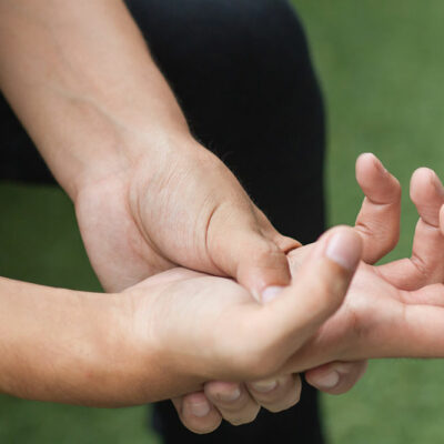 Understanding the causes, symptoms, and treatments of Dupuytren&#8217;s contracture